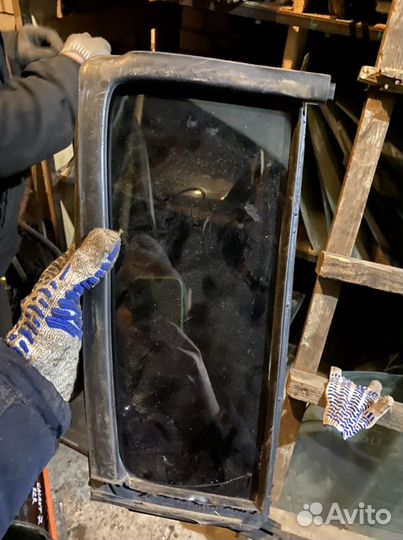 Форточка задняя левая suzuki swift 2007г