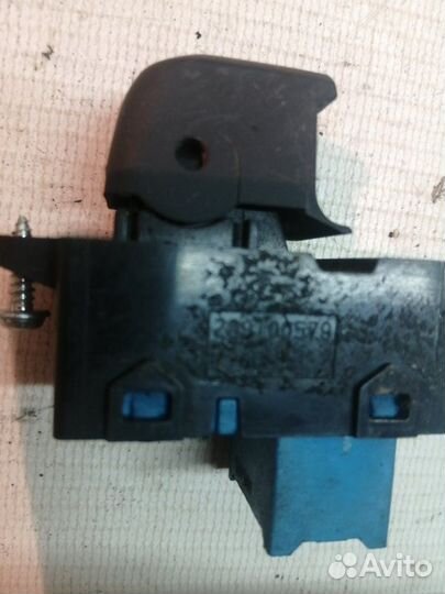 Кнопка стеклоподъемника Kia Rio 3