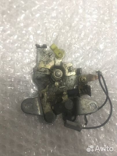 Замок багажника задний Toyota Chaser GX90 1GFE