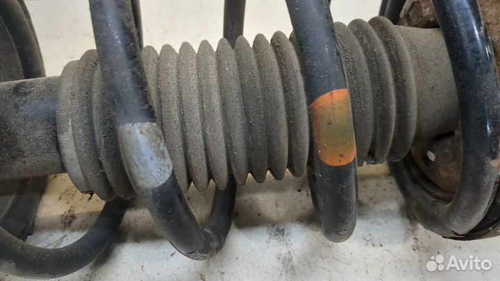 Амортизатор подвески Mazda Premacy, 2003