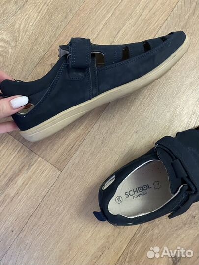 Школьная обувь
