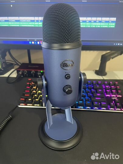 USB Микрофон Blue Yeti (синий)