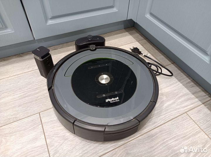 Робот пылесос iRobot Roomba 681