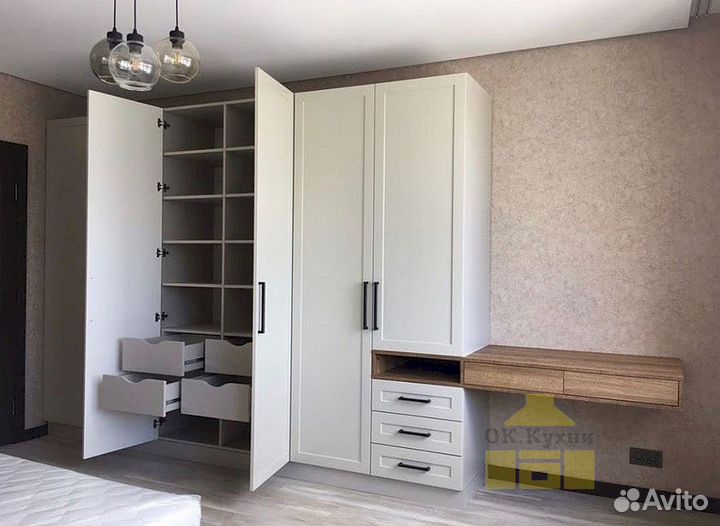 Шкаф темный