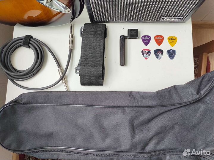 Электрогитара Fender Squier HSS +Комб Ibanez +к-кт