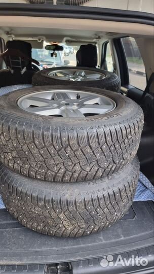 Continental IceContact 2 235/65 R17