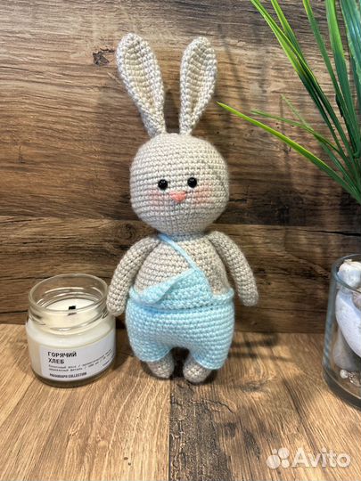 Вязанные игрушки зайчики