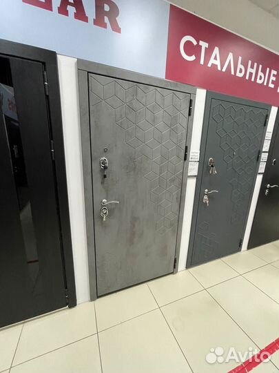 Дверь уличная