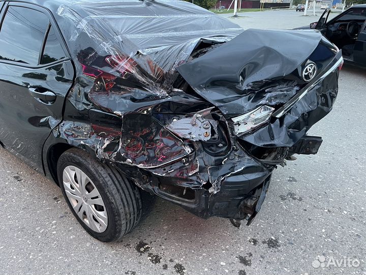 Toyota Corolla 1.6 МТ, 2014, битый, 300 000 км