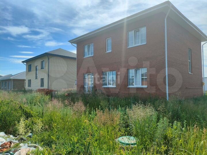 Дом 180 м² на участке 6 сот.