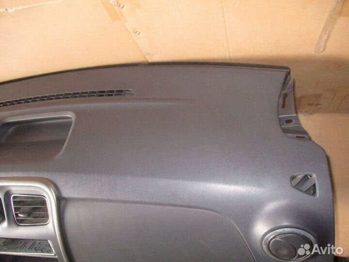 Торпедо Renault Logan 2