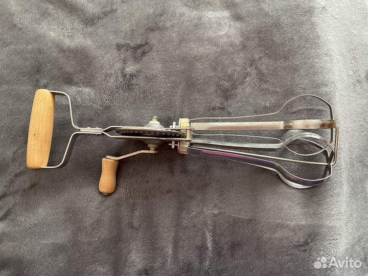 Кремовзбивалка механическая