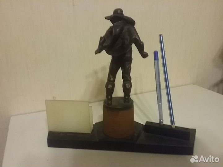 Статуэтка летчик метал.сплав