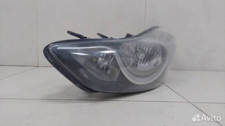 Фара левая Hyundai Elantra