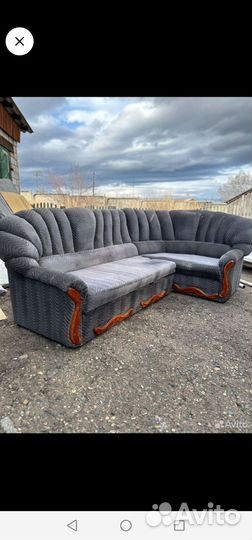Диван угловой и кресло
