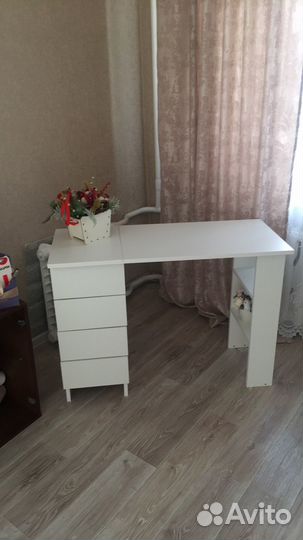Письменный стол