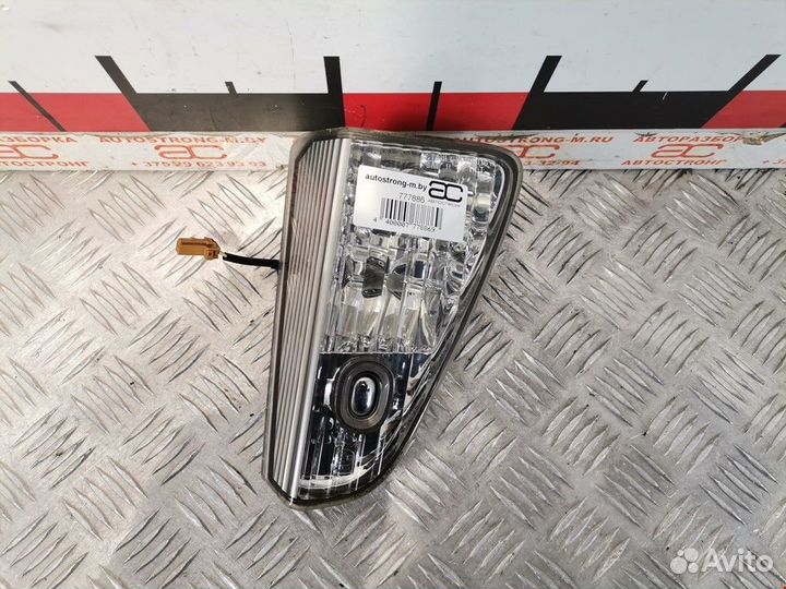 Фонарь крышки багажника правый Nissan Murano Z50