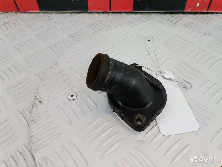 Корпус термостата Audi A6 4A/C4 1996 048121121B