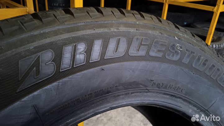 Bridgestone Blizzak LM-25 4x4 235/60 R18