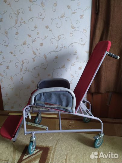 Кресло-коляска для инвалидов
