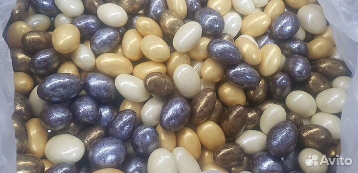 Фундук блестящий глазури