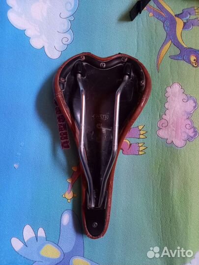 Седло для велосипеда кожаное