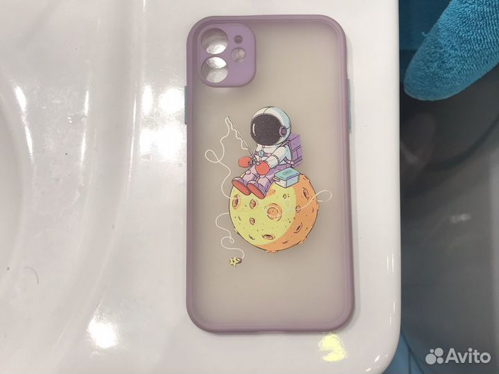 Чехол на iPhone 11