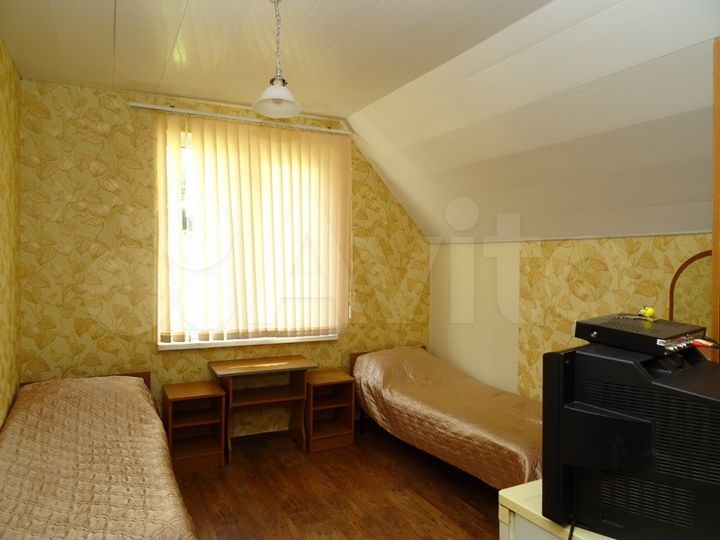 Комната 25 м² в 5-к., 3/3 эт.