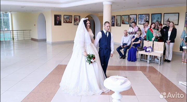 Свадебное платье пышное со шлейфом