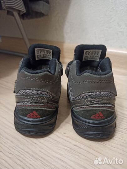 Ботинки adidas 23