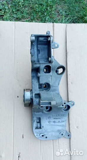 Кронштейн генератора