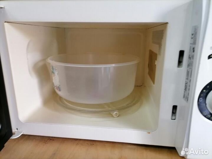 Микроволновая печь Elenberg