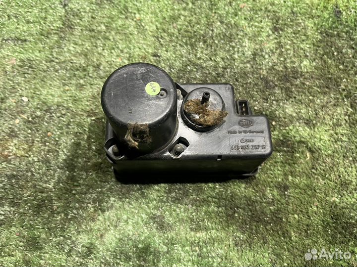 Компрессор центрального замка Audi 100