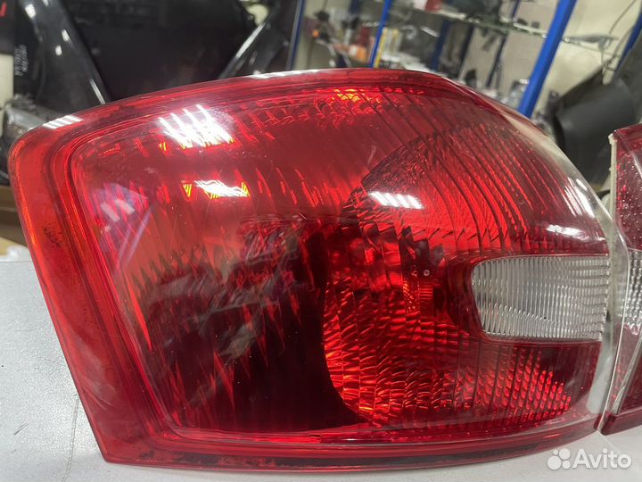 Фонарь задний правый ford kuga 1