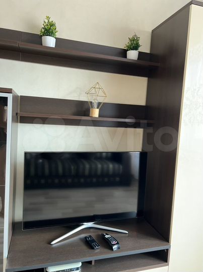 1-к. квартира, 52 м², 8/10 эт.