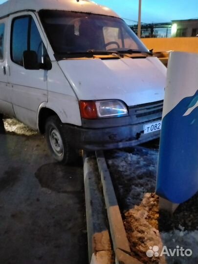 Фара ford transit 1986