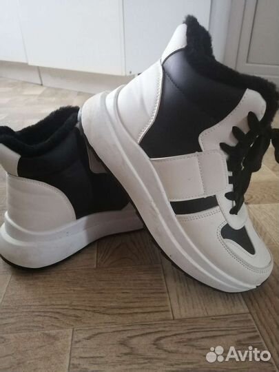 Кроссовки зимние, можно и весной носить