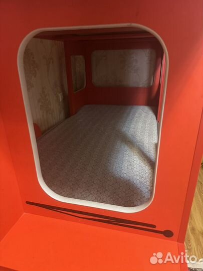 Двухярусная кровать