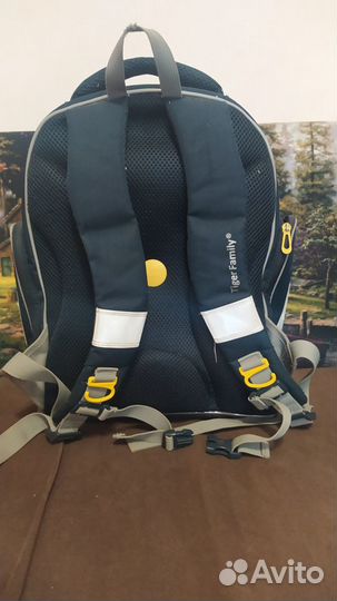 Школьный рюкзак с ортопедической спинкой