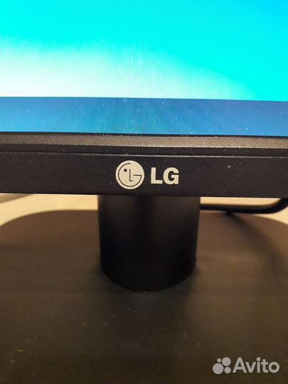 Монитор LG flatron L1718S