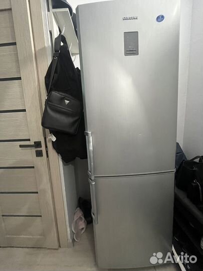 Холодильник samsung