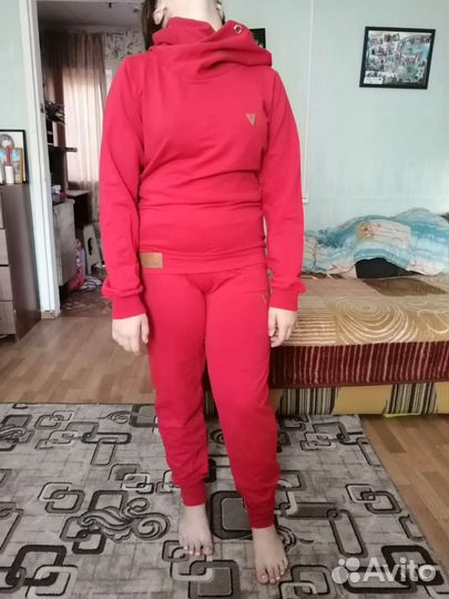 Костюм спортивный