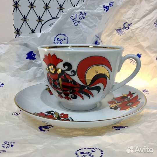 Чашка с блюдцем красные петушки (ифз)