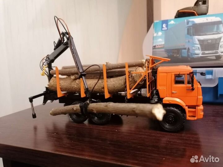 Модель грузовик камаз-43118 лесовоз с манипулятор