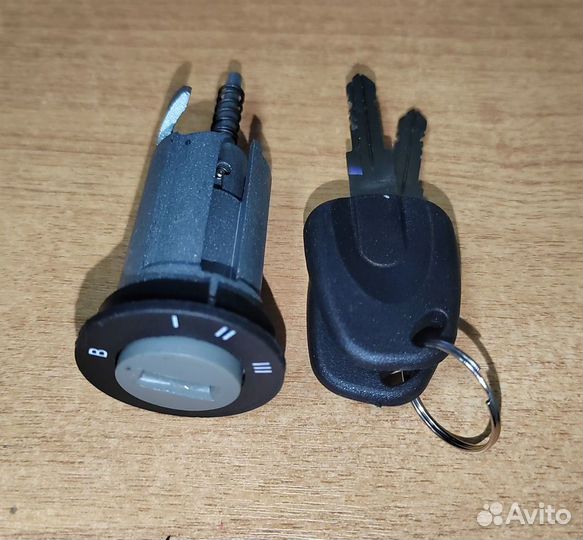 Личинка замка зажигания Nexia (новая, с ключами)