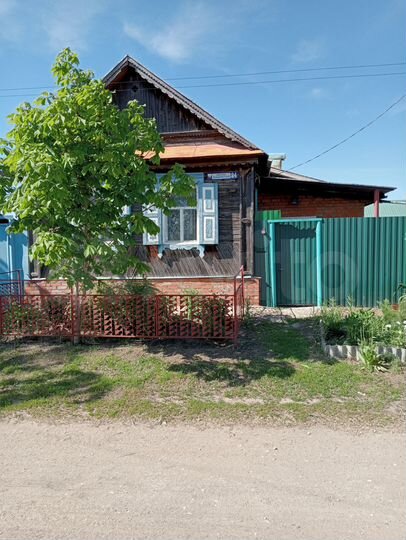 Дом 65 м² на участке 6,48 га