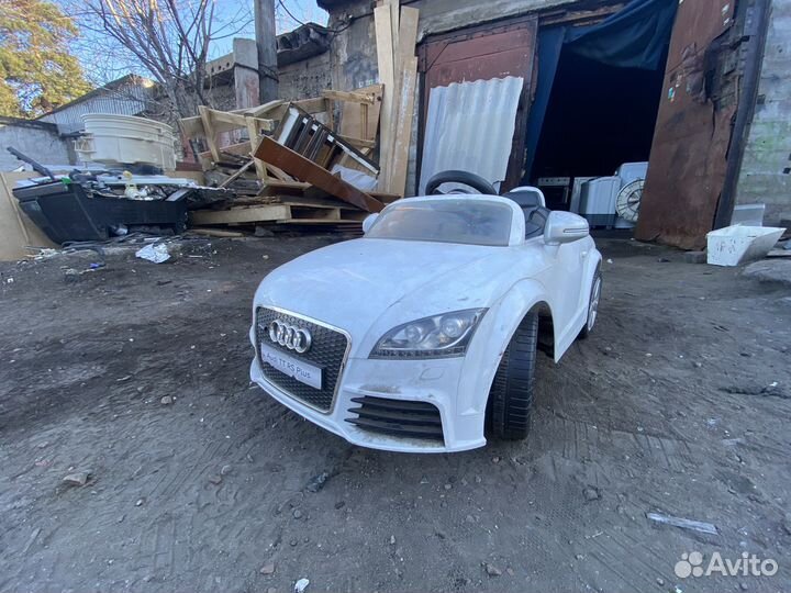 Детский электромобиль audi