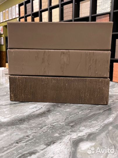 Керамический кирпич темно-коричневый дерево жкз
