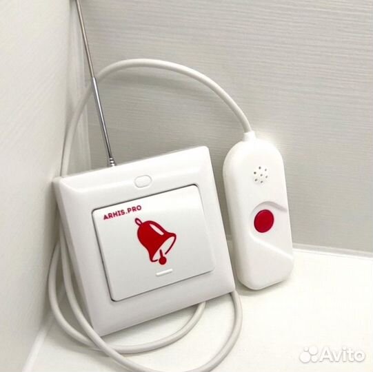 Кнопка вызова персонала с выносной кнопкой в руку