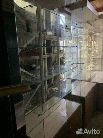 Витрины прилавки стойки нейтральные
